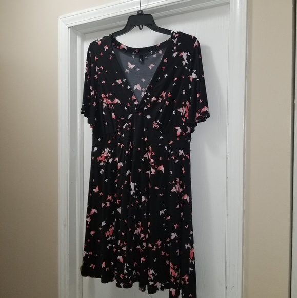 torrid Dresses & Skirts - Torrid Butterfly sleeve dress